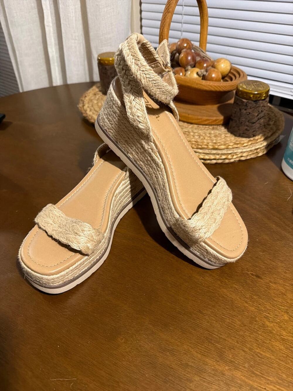Soda, jute, wedge sandals 9 EUC 549